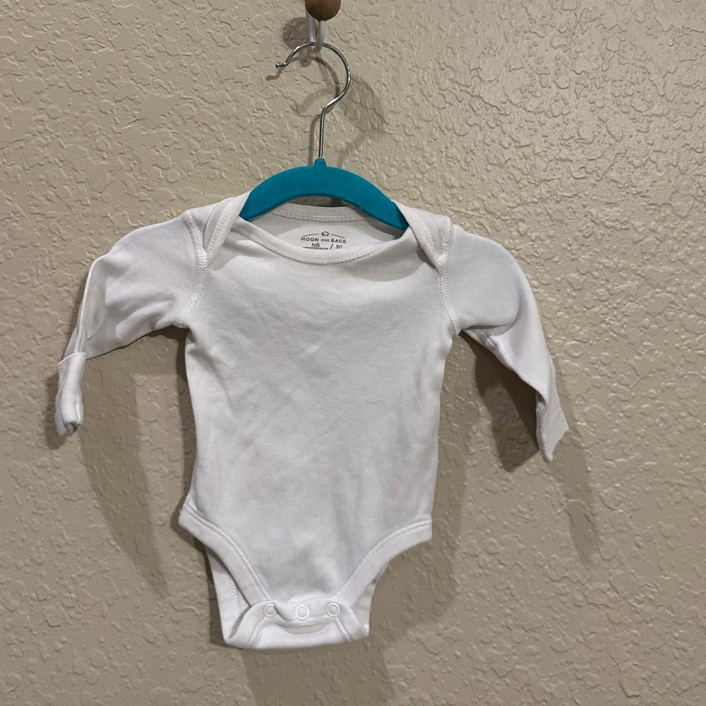 💙5/$25💙Hanna Andersson Moon and Back Onesie NB